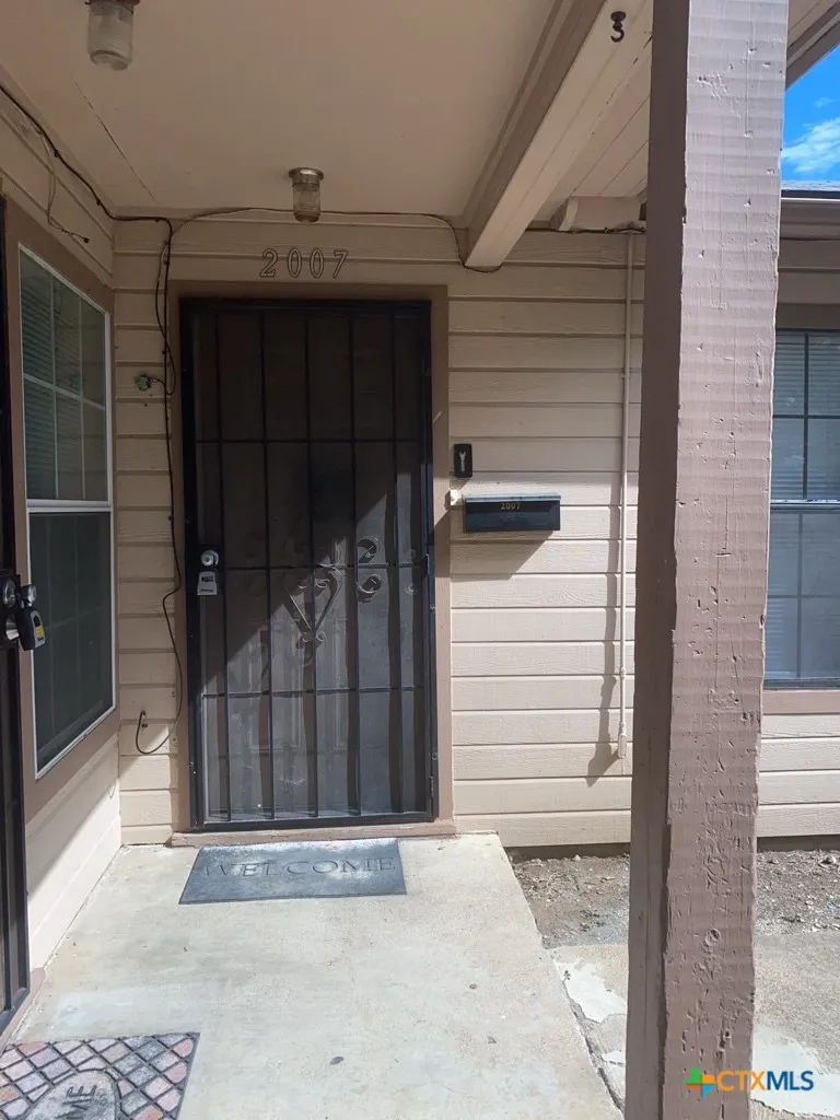 2007 Elkins Avenue Killeen, TX 76541