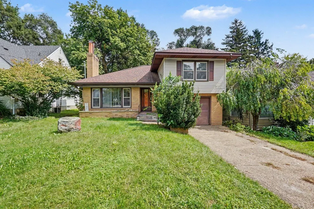 1220 SE Sylvan Avenue SE Grand Rapids, MI 49506