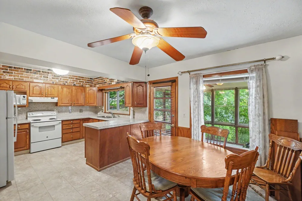 1220 SE Sylvan Avenue SE Grand Rapids, MI 49506