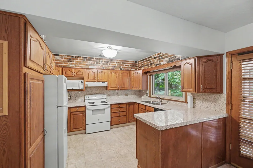 1220 SE Sylvan Avenue SE Grand Rapids, MI 49506
