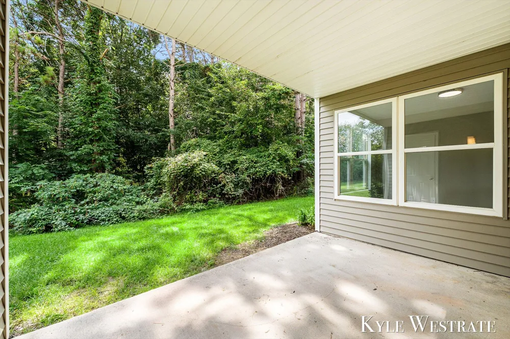 3149 Poplar Creek Drive SE #103 Kentwood, MI 49512