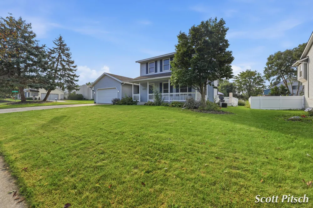 2576 Mapleview Street SE Kentwood, MI 49508