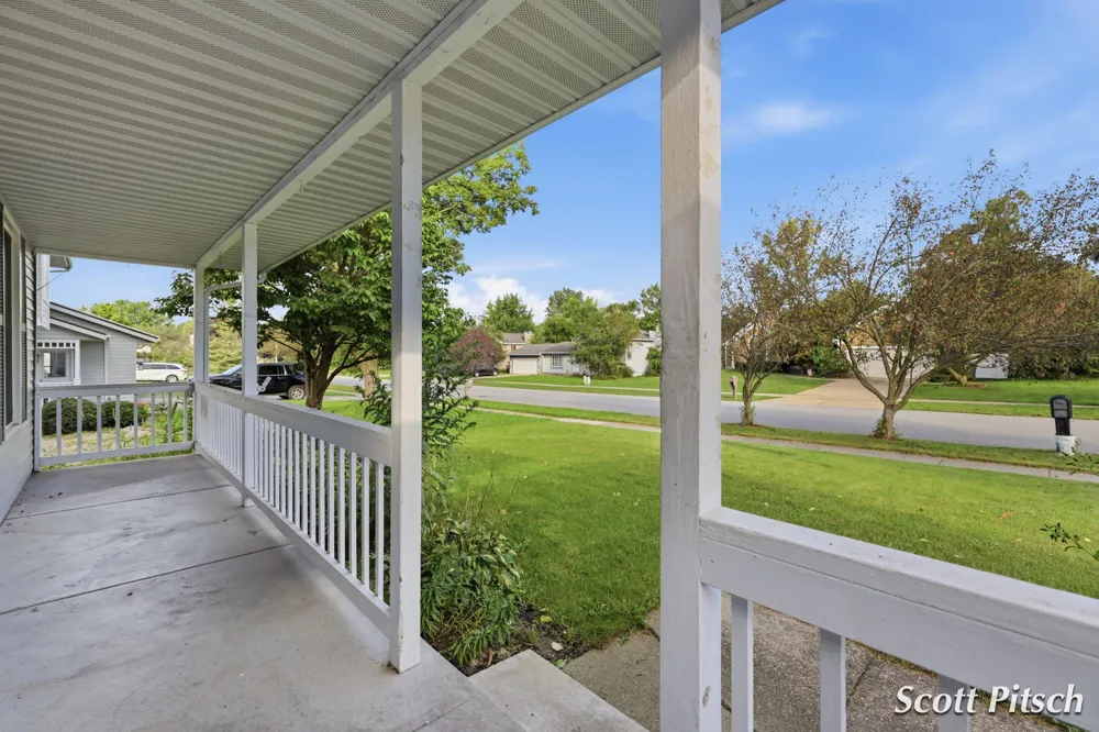 2576 Mapleview Street SE Kentwood, MI 49508