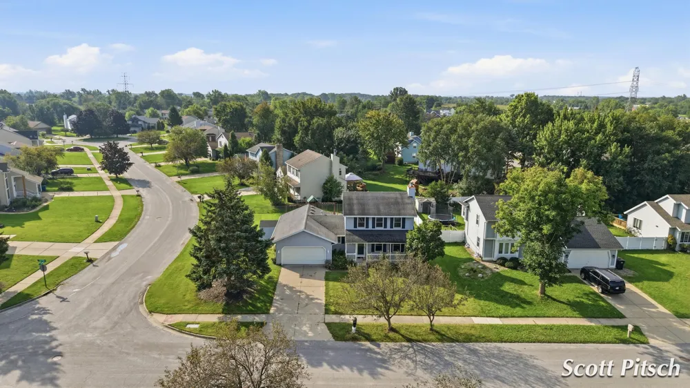 2576 Mapleview Street SE Kentwood, MI 49508