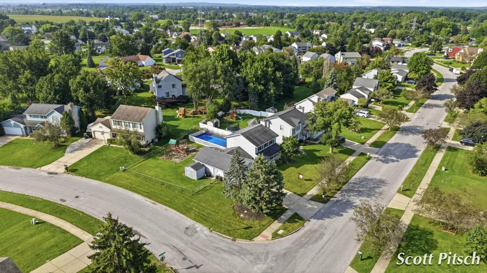 2576 Mapleview Street SE Kentwood, MI 49508