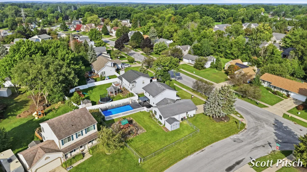 2576 Mapleview Street SE Kentwood, MI 49508