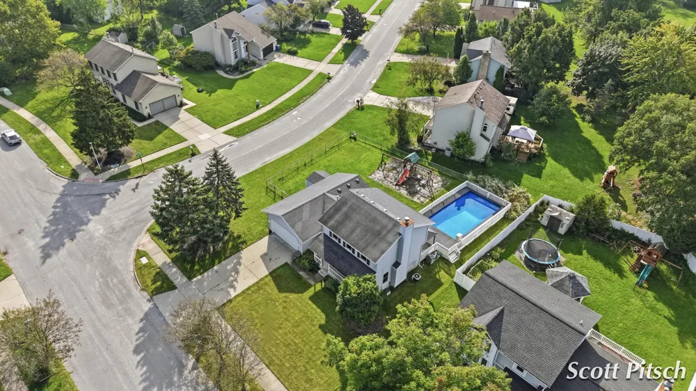 2576 Mapleview Street SE Kentwood, MI 49508
