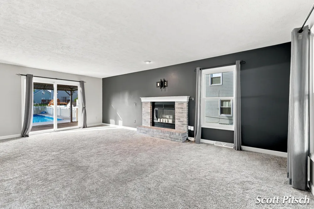 2576 Mapleview Street SE Kentwood, MI 49508