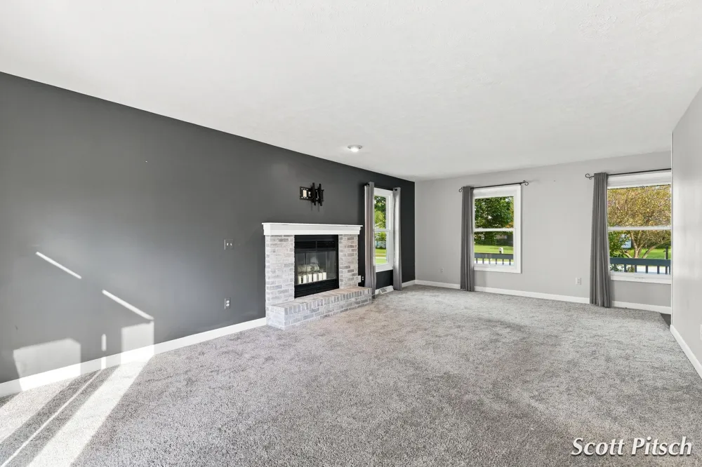 2576 Mapleview Street SE Kentwood, MI 49508