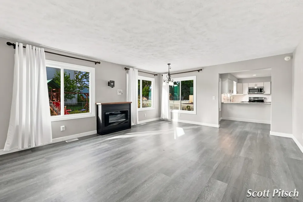 2576 Mapleview Street SE Kentwood, MI 49508