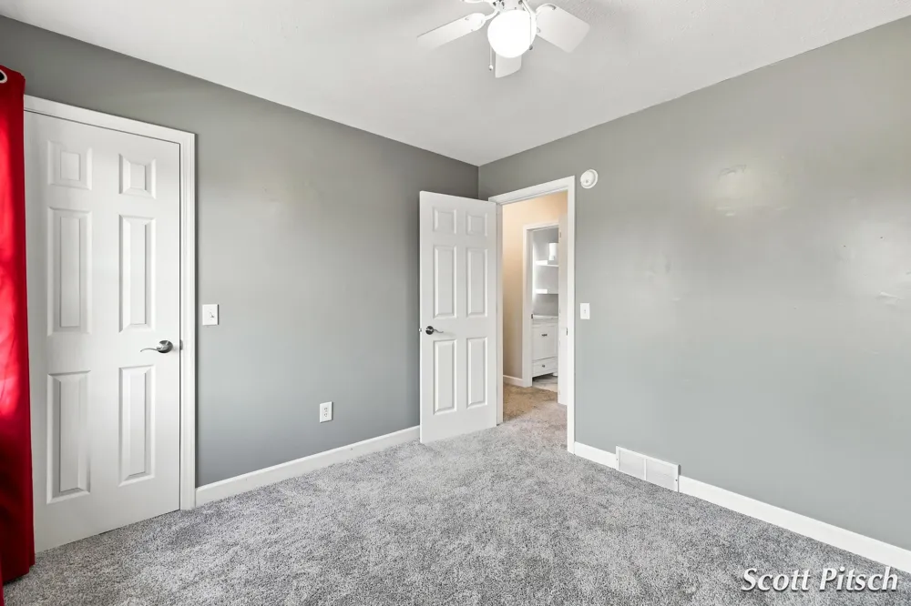 2576 Mapleview Street SE Kentwood, MI 49508