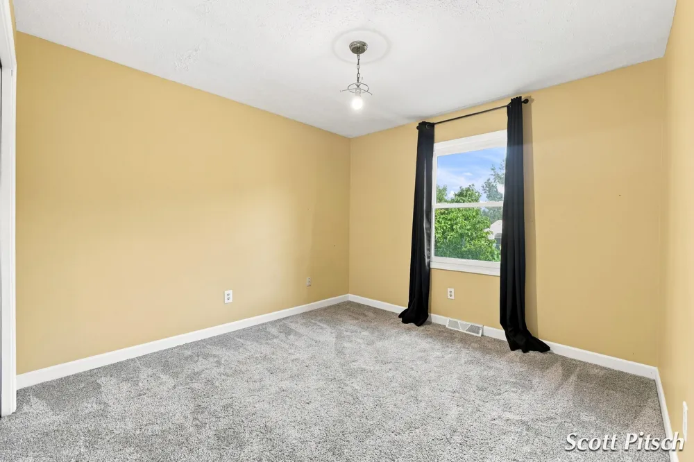2576 Mapleview Street SE Kentwood, MI 49508