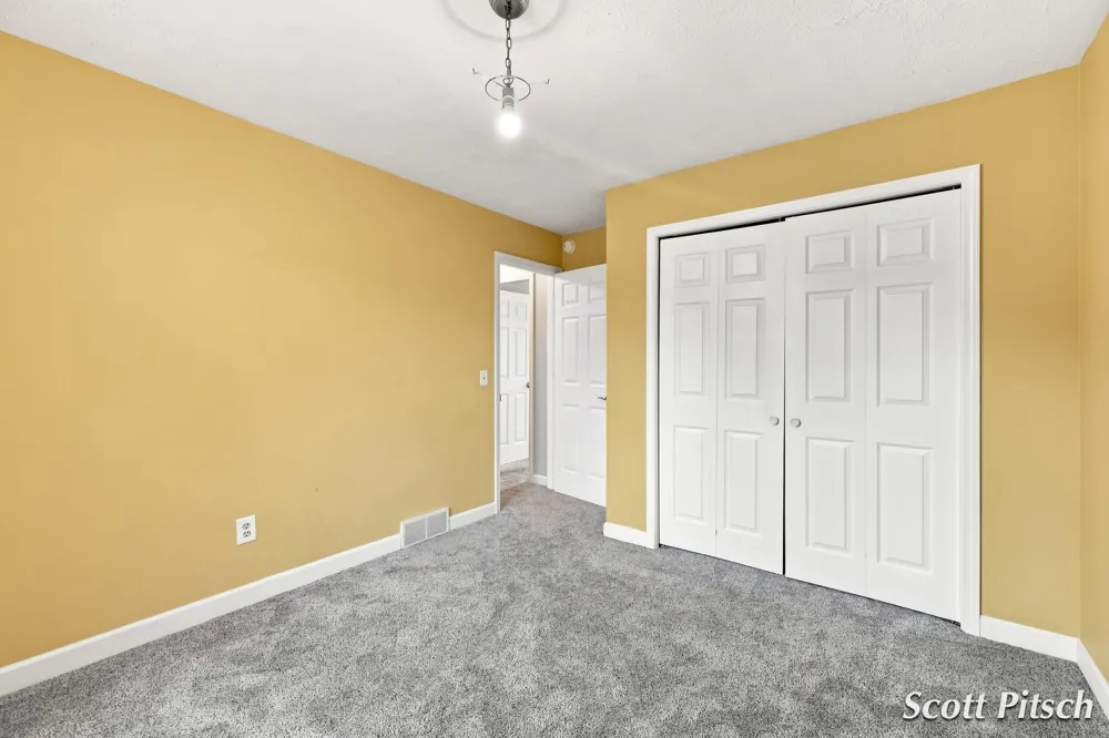2576 Mapleview Street SE Kentwood, MI 49508