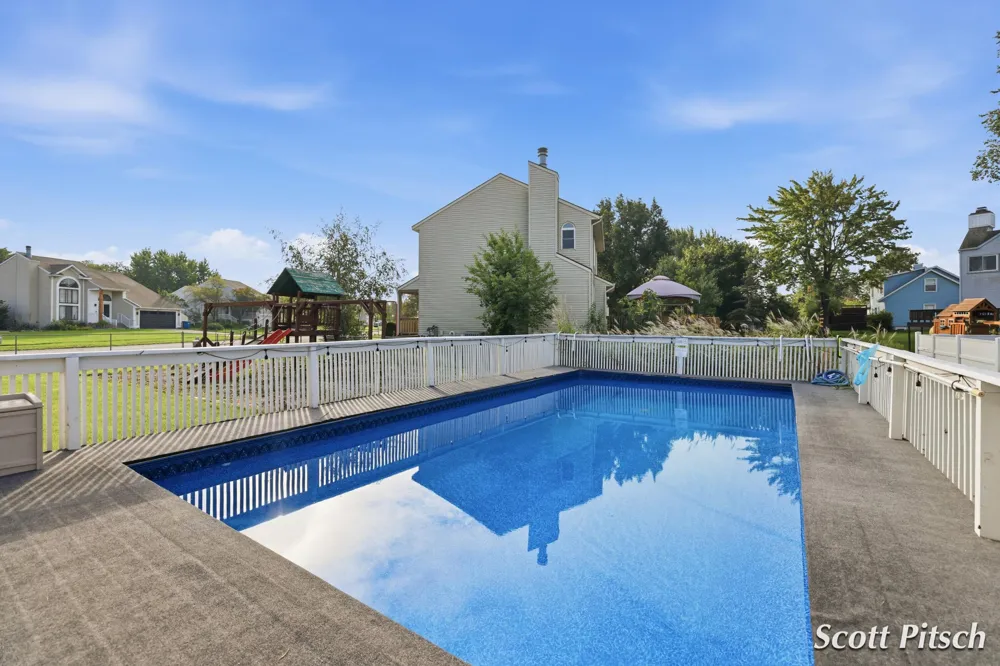 2576 Mapleview Street SE Kentwood, MI 49508