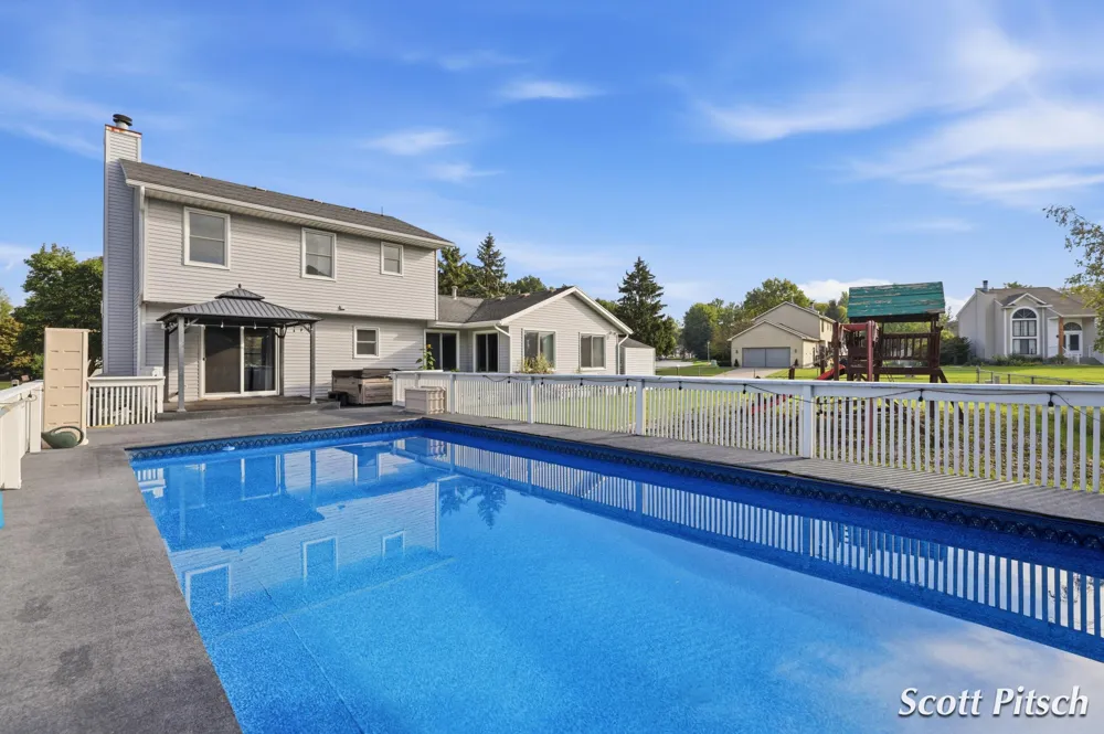 2576 Mapleview Street SE Kentwood, MI 49508