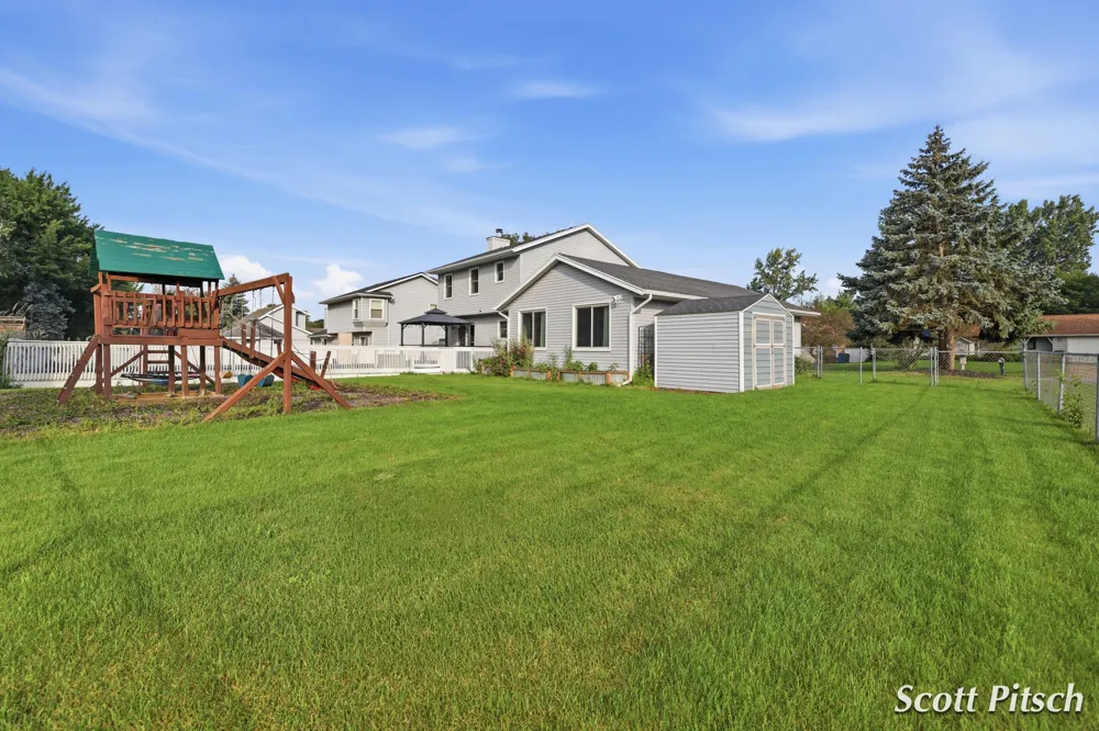 2576 Mapleview Street SE Kentwood, MI 49508