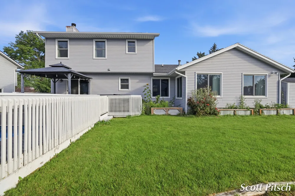 2576 Mapleview Street SE Kentwood, MI 49508