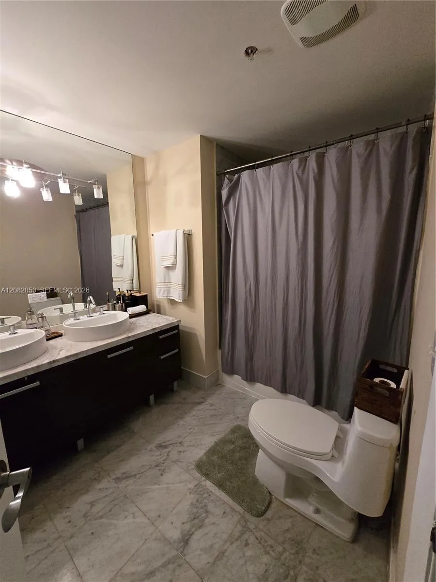 244 Biscayne Blvd #652 Miami, FL 33132
