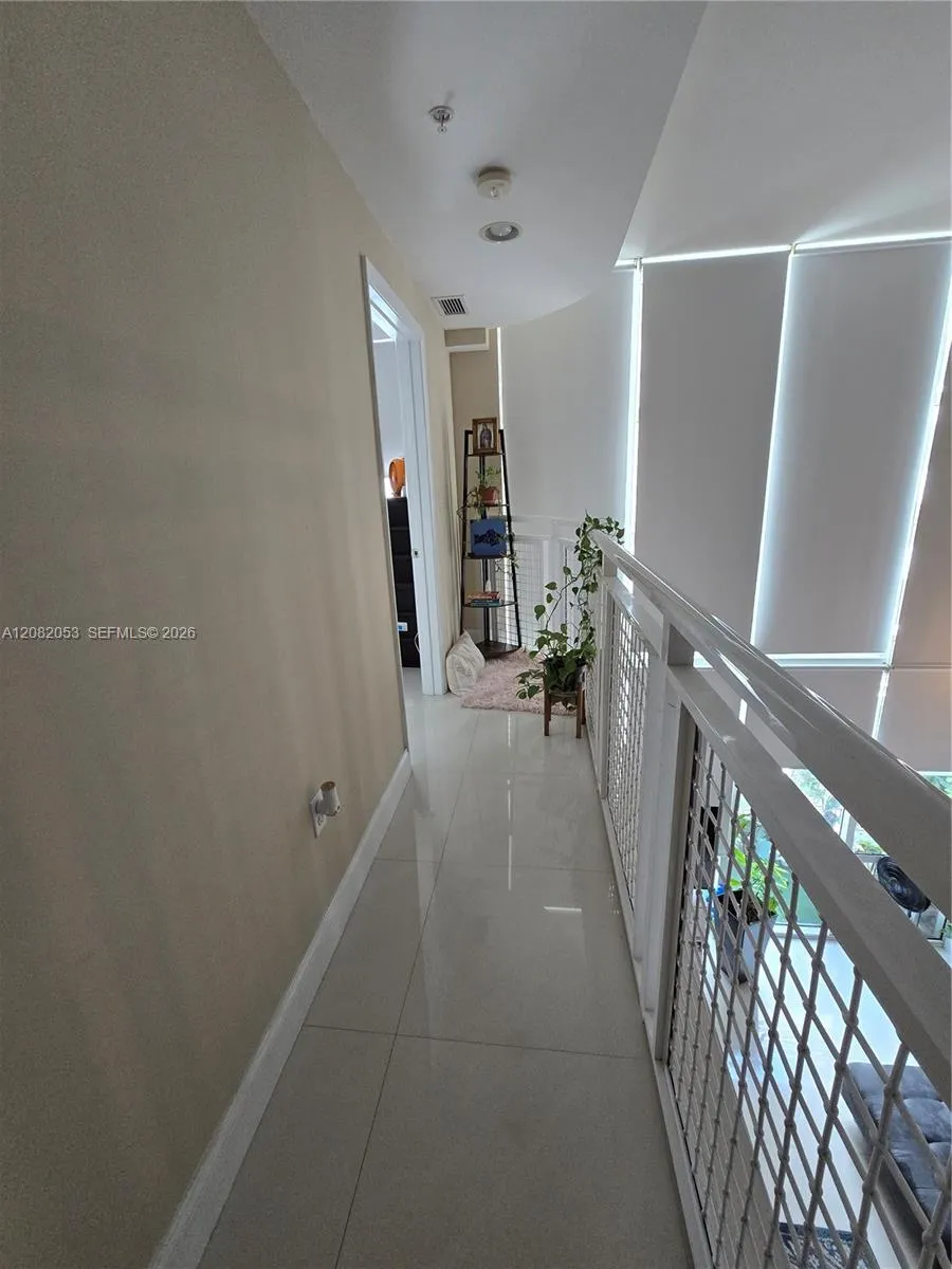 244 Biscayne Blvd #652 Miami, FL 33132