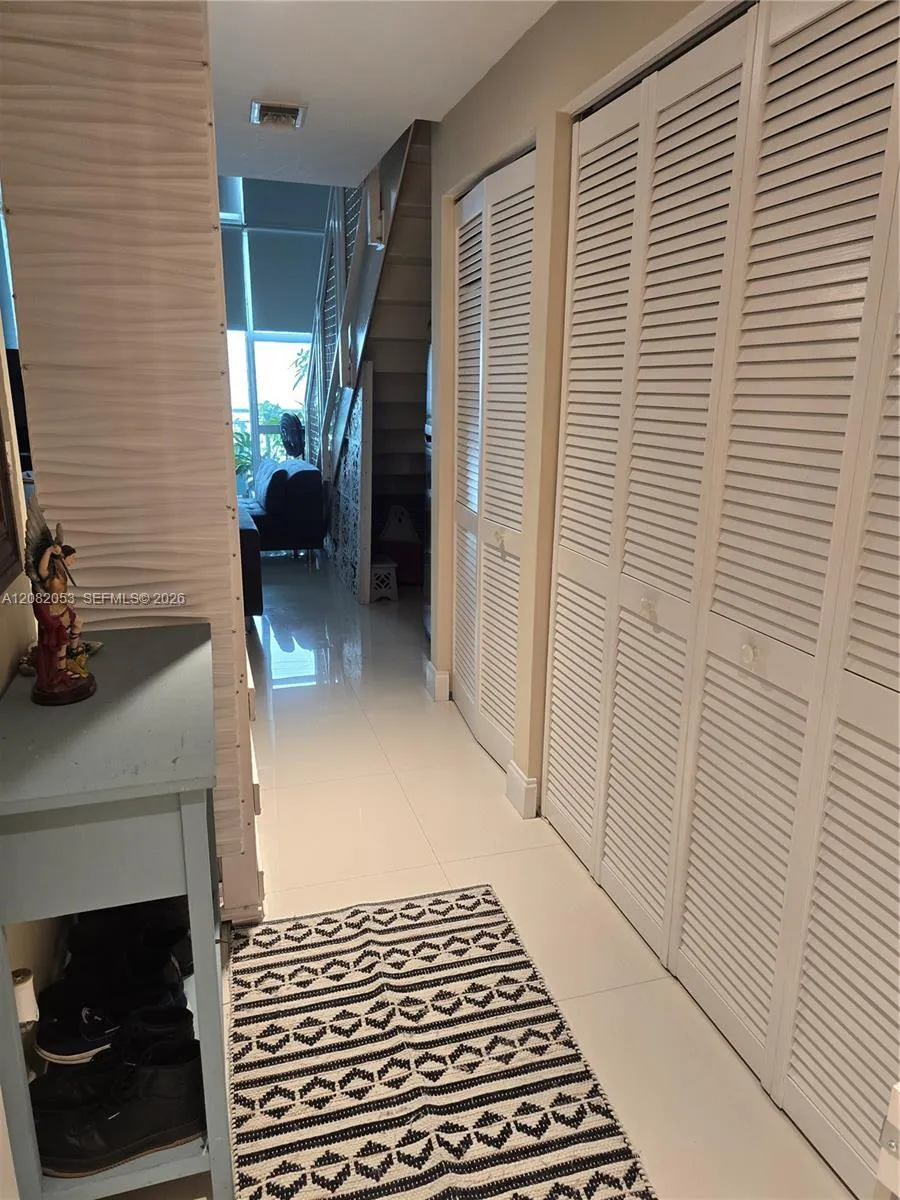 244 Biscayne Blvd #652 Miami, FL 33132