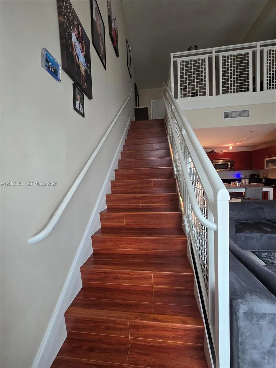 244 Biscayne Blvd #652 Miami, FL 33132