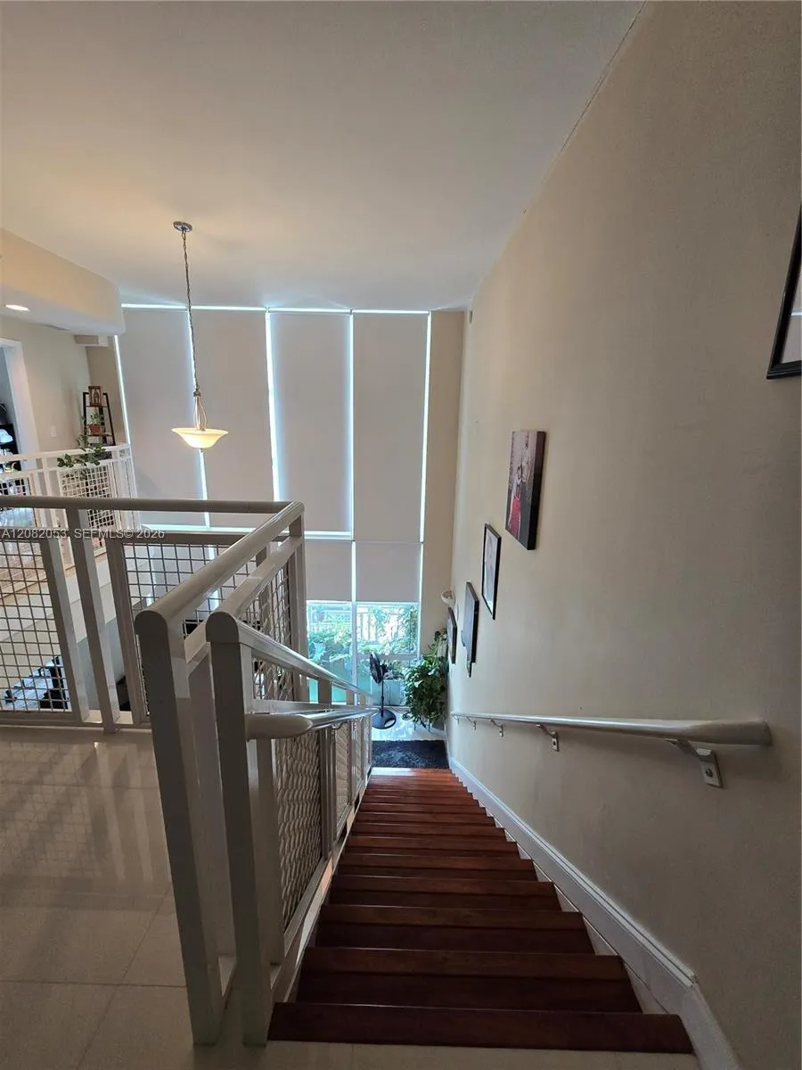 244 Biscayne Blvd #652 Miami, FL 33132