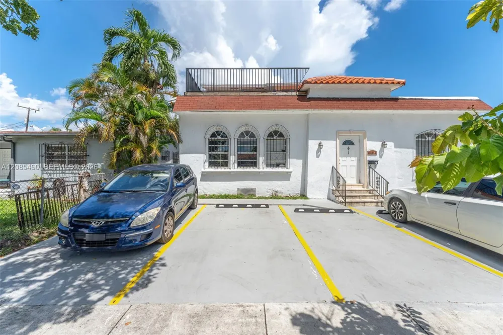 5629 SW 7th St Miami, FL 33134
