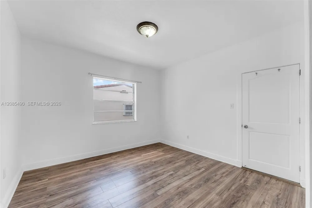 5629 SW 7th St Miami, FL 33134