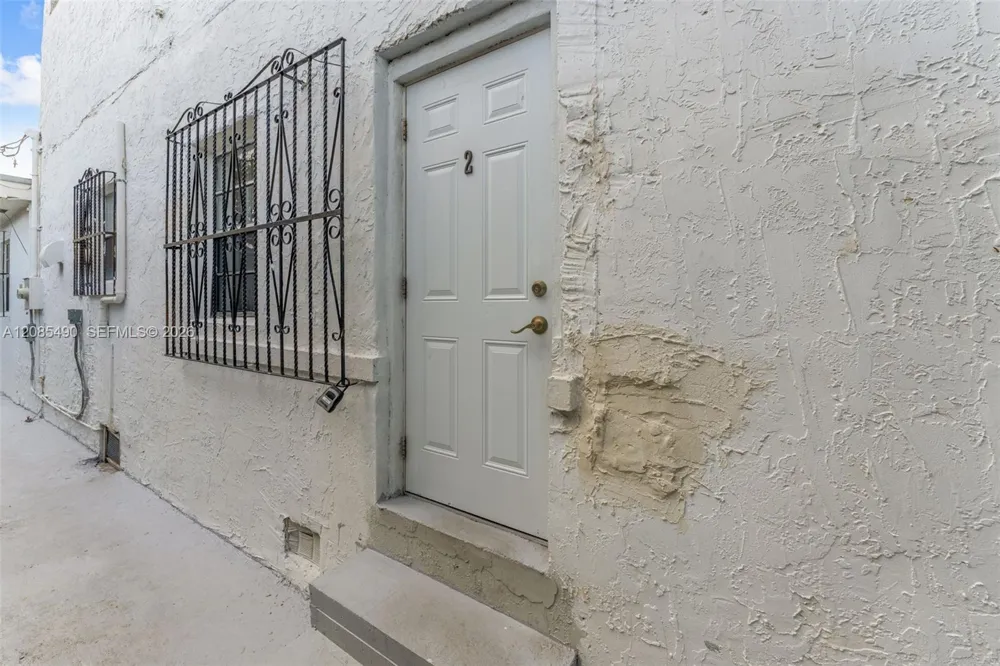 5629 SW 7th St Miami, FL 33134