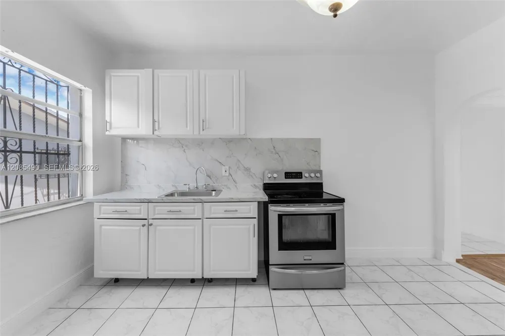 5629 SW 7th St Miami, FL 33134