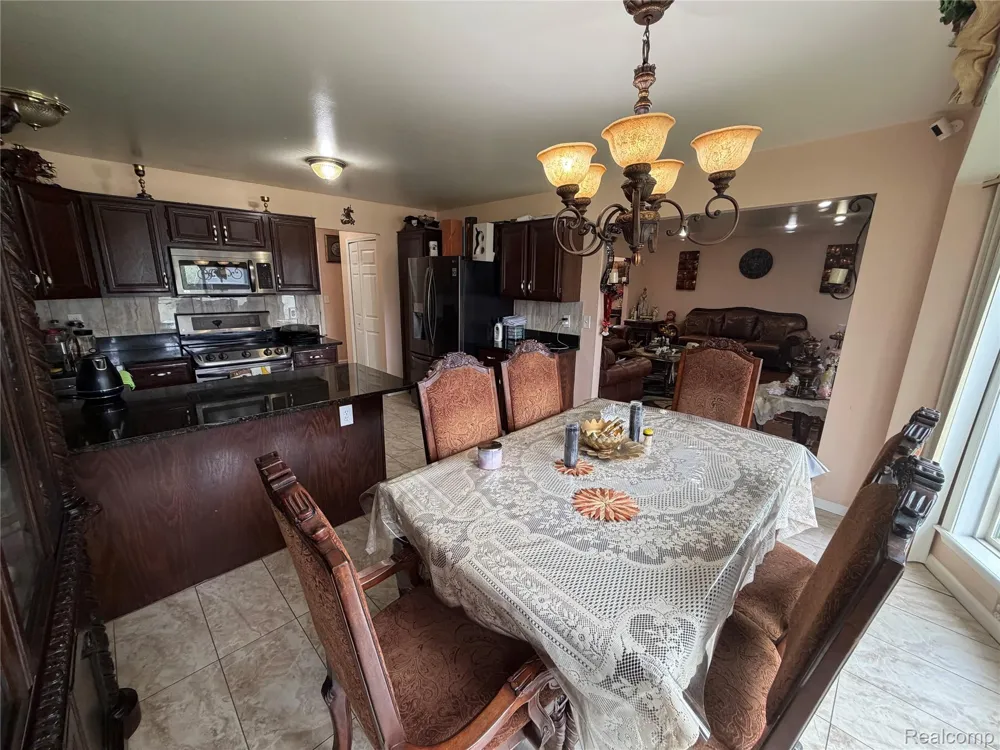 6153 Bianca Court Sterling Heights City, MI 48314