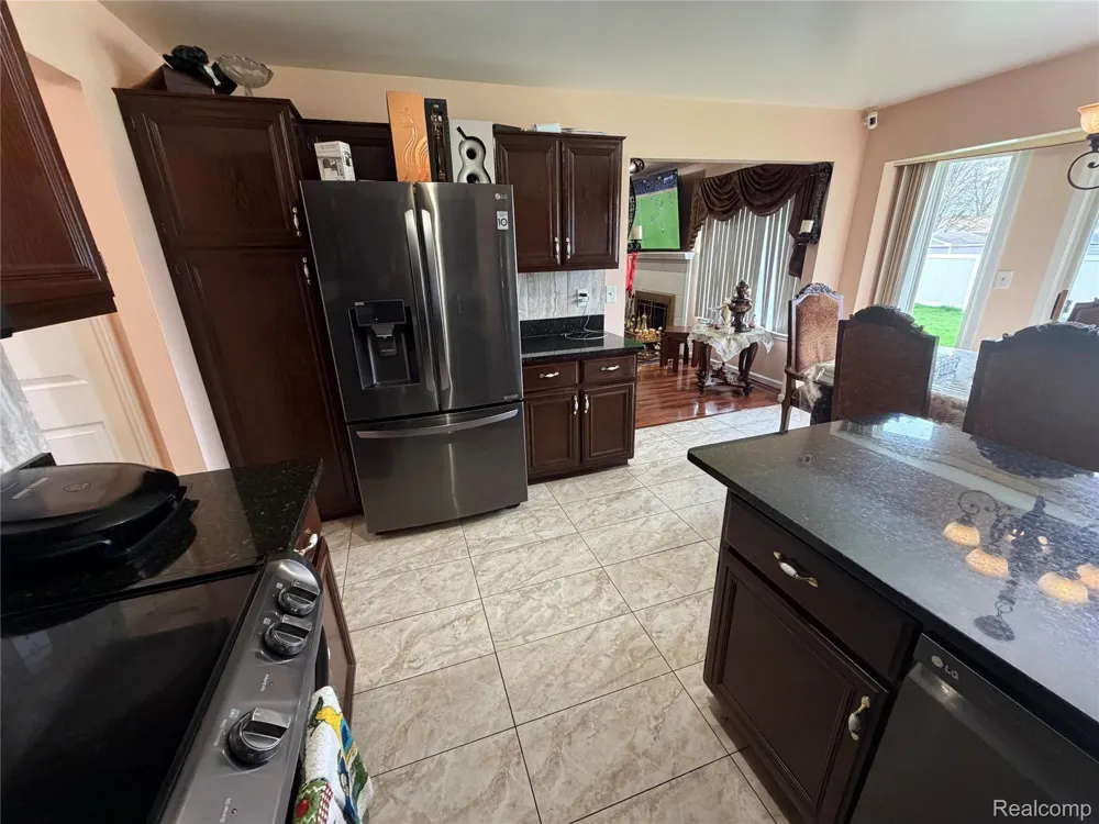 6153 Bianca Court Sterling Heights City, MI 48314