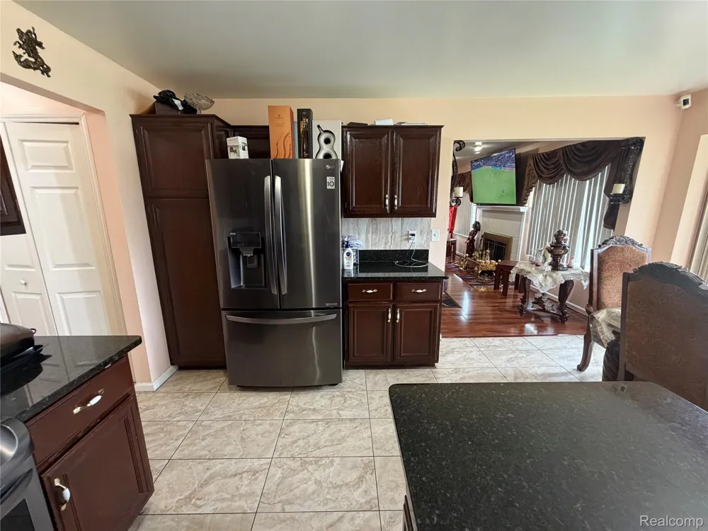 6153 Bianca Court Sterling Heights City, MI 48314
