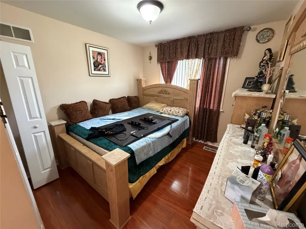 6153 Bianca Court Sterling Heights City, MI 48314