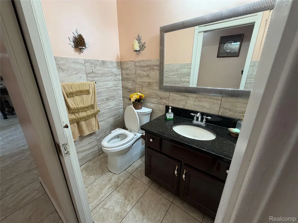 6153 Bianca Court Sterling Heights City, MI 48314