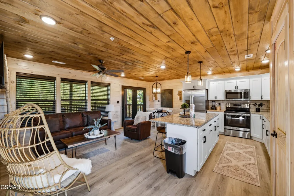 1802 Stone Wood Way Pigeon Forge, TN 37862