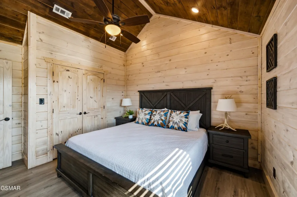 1802 Stone Wood Way Pigeon Forge, TN 37862
