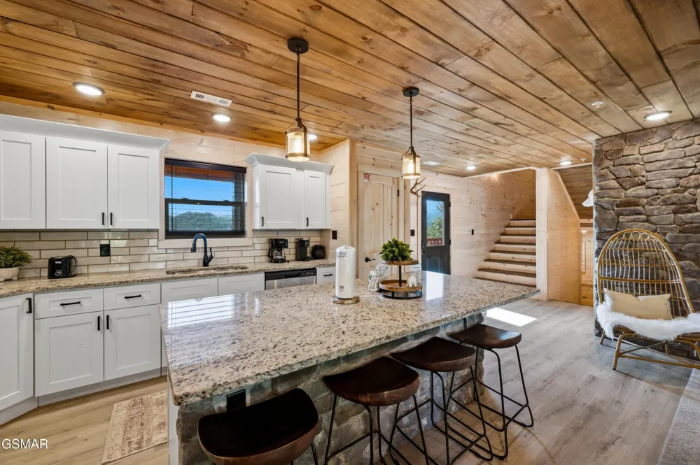 1802 Stone Wood Way Pigeon Forge, TN 37862