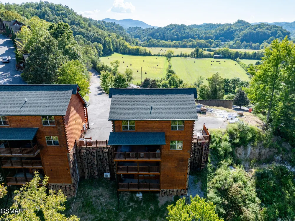 1802 Stone Wood Way Pigeon Forge, TN 37862