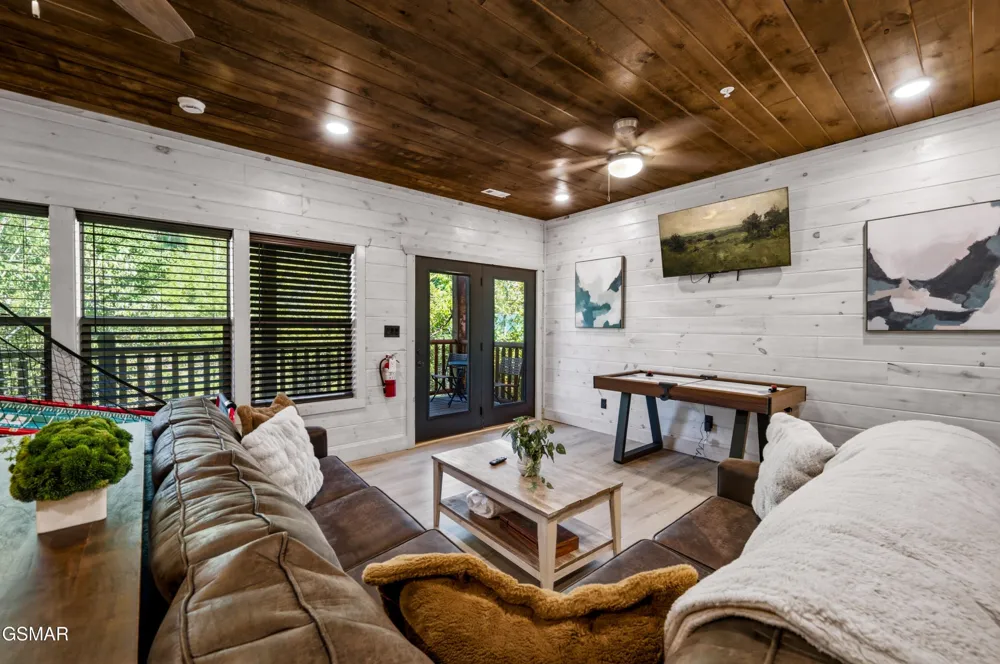 1802 Stone Wood Way Pigeon Forge, TN 37862