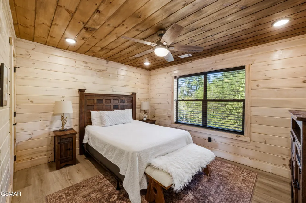1802 Stone Wood Way Pigeon Forge, TN 37862