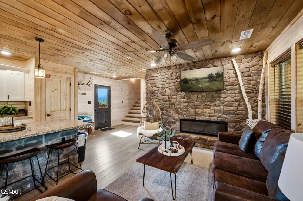 1802 Stone Wood Way Pigeon Forge, TN 37862