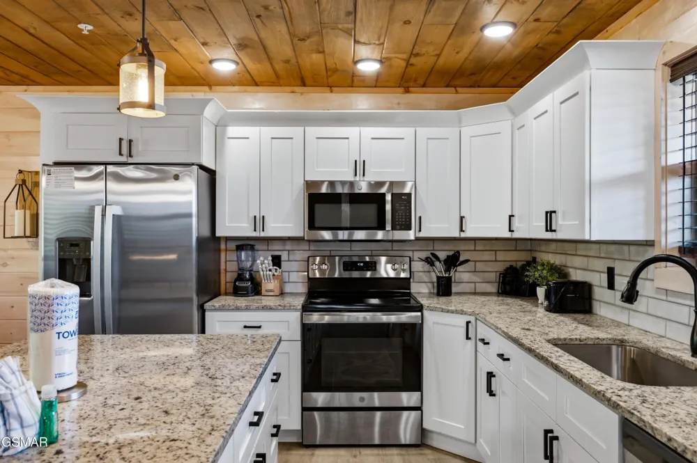 1802 Stone Wood Way Pigeon Forge, TN 37862