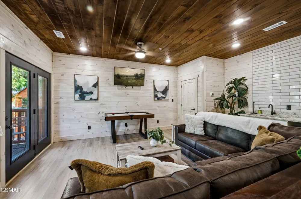 1802 Stone Wood Way Pigeon Forge, TN 37862