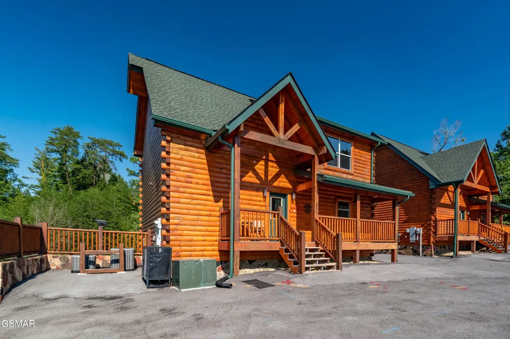 1802 Stone Wood Way Pigeon Forge, TN 37862