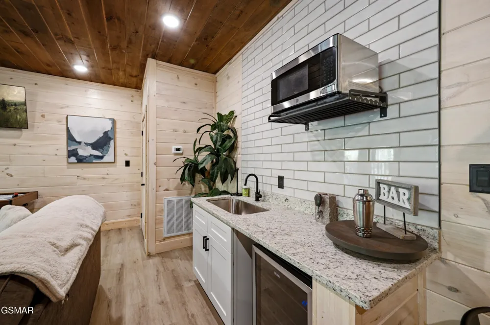 1802 Stone Wood Way Pigeon Forge, TN 37862