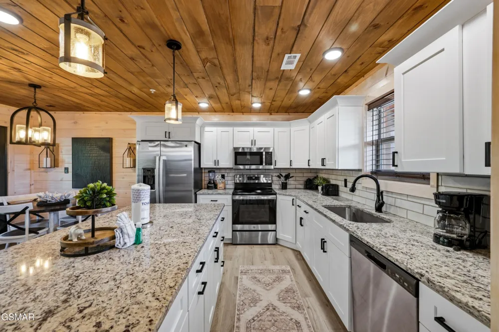 1802 Stone Wood Way Pigeon Forge, TN 37862