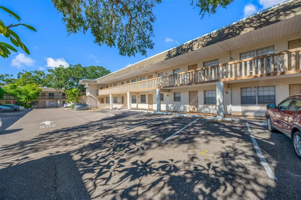 1500 W BAY DRIVE #206 Largo, FL 33770