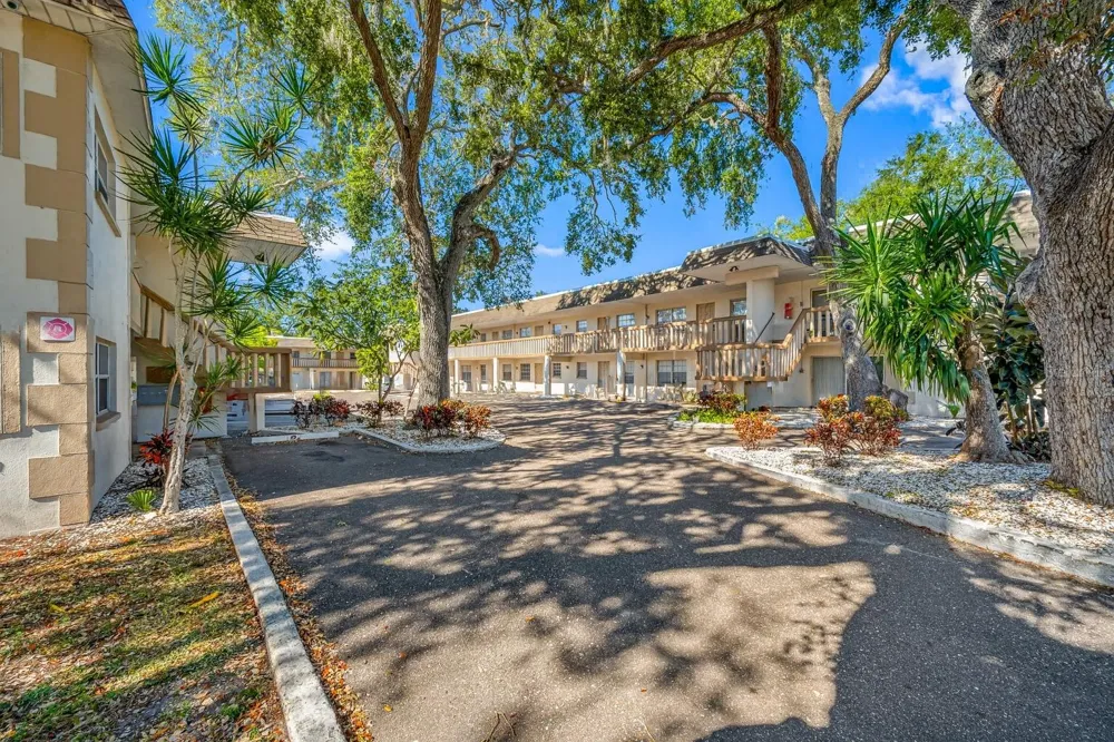 1500 W BAY DRIVE #206 Largo, FL 33770