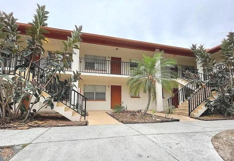 1767 S LEO LANE S #104 Clearwater, FL 33755